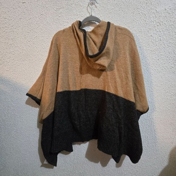 Max Studio Womens Wool/Cashmere Hooded Poncho With Toggle Closure Tan & Dark Gra - Picture 5 of 8
